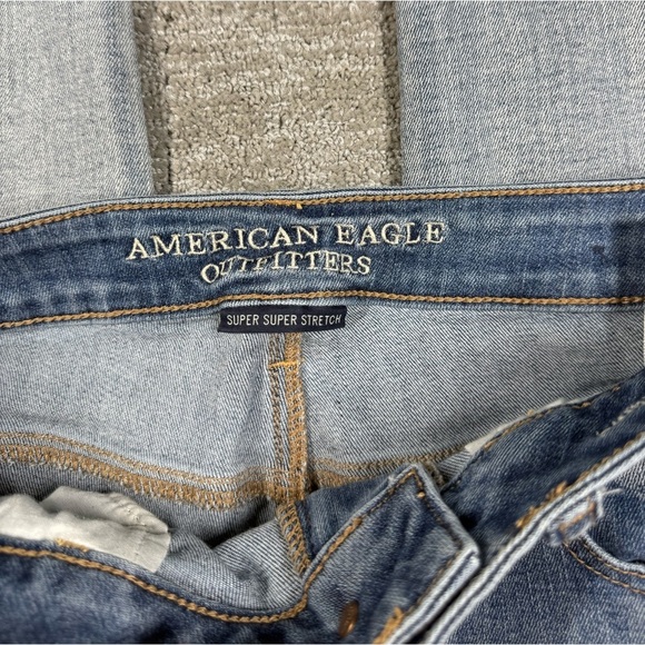 American Eagle Super Super Stretch Hi-Rise Distressed Jegging Women’s size 12 - Picture 2 of 8